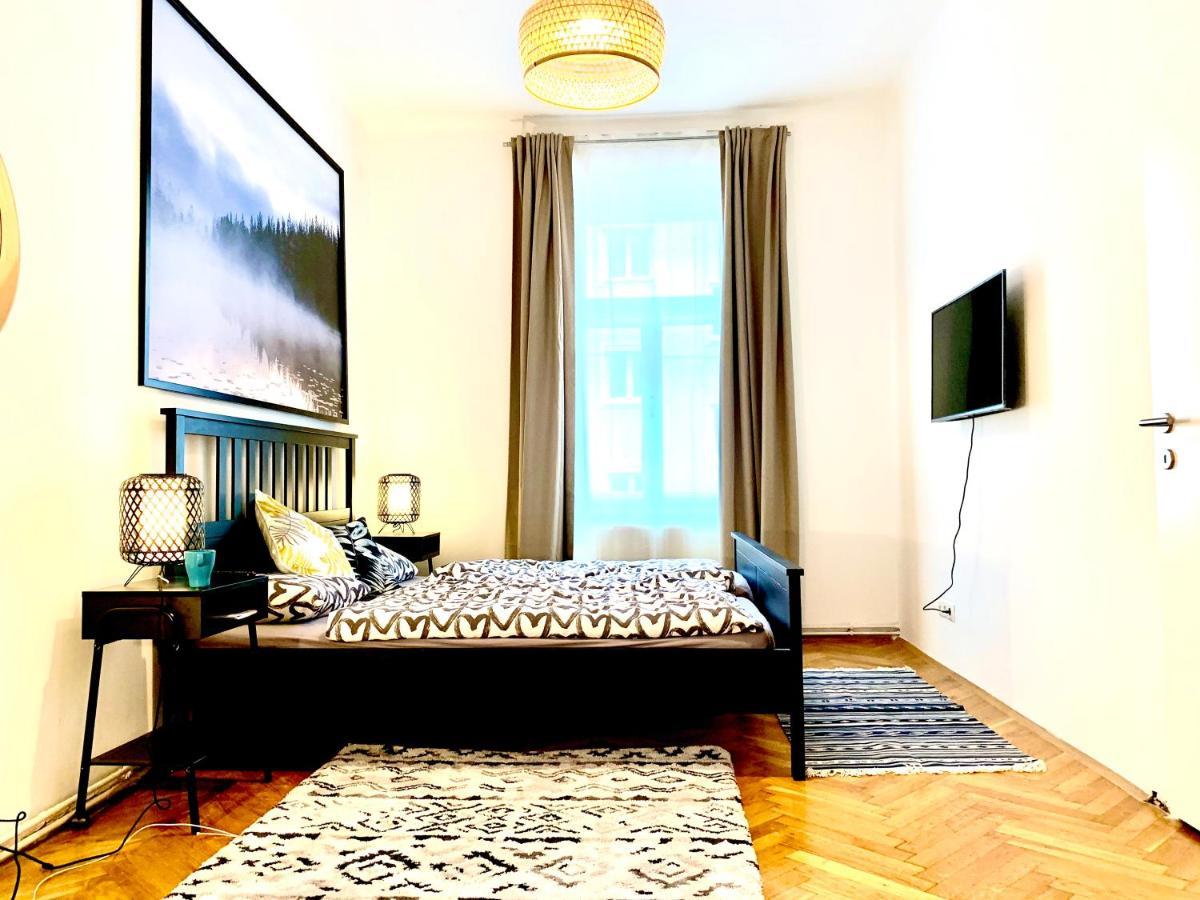 Urban City Retreat - By Nahuen Suites Graz Extérieur photo